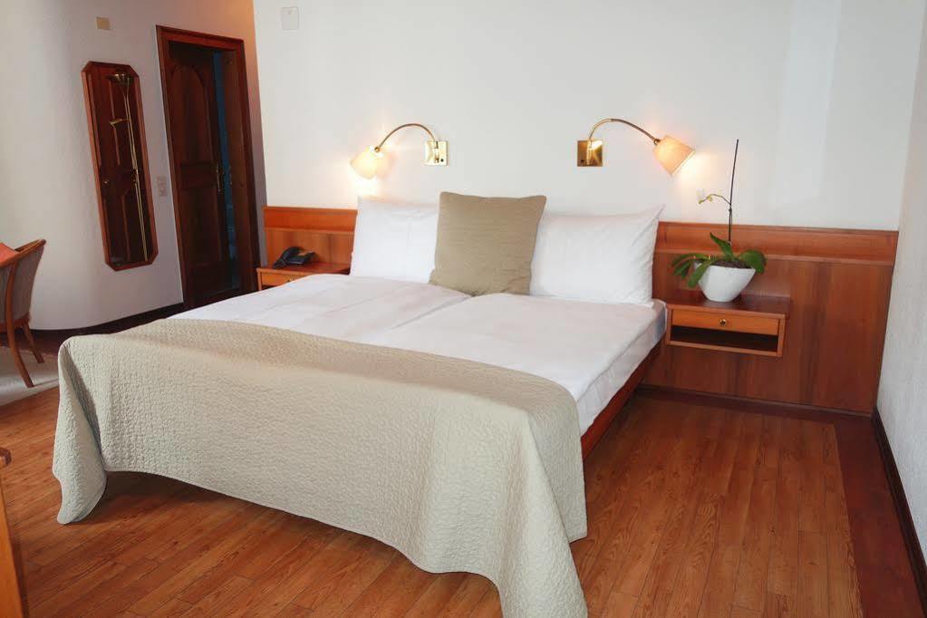 Boutique-Hotel Sonne 布雷姆加滕 外观 照片